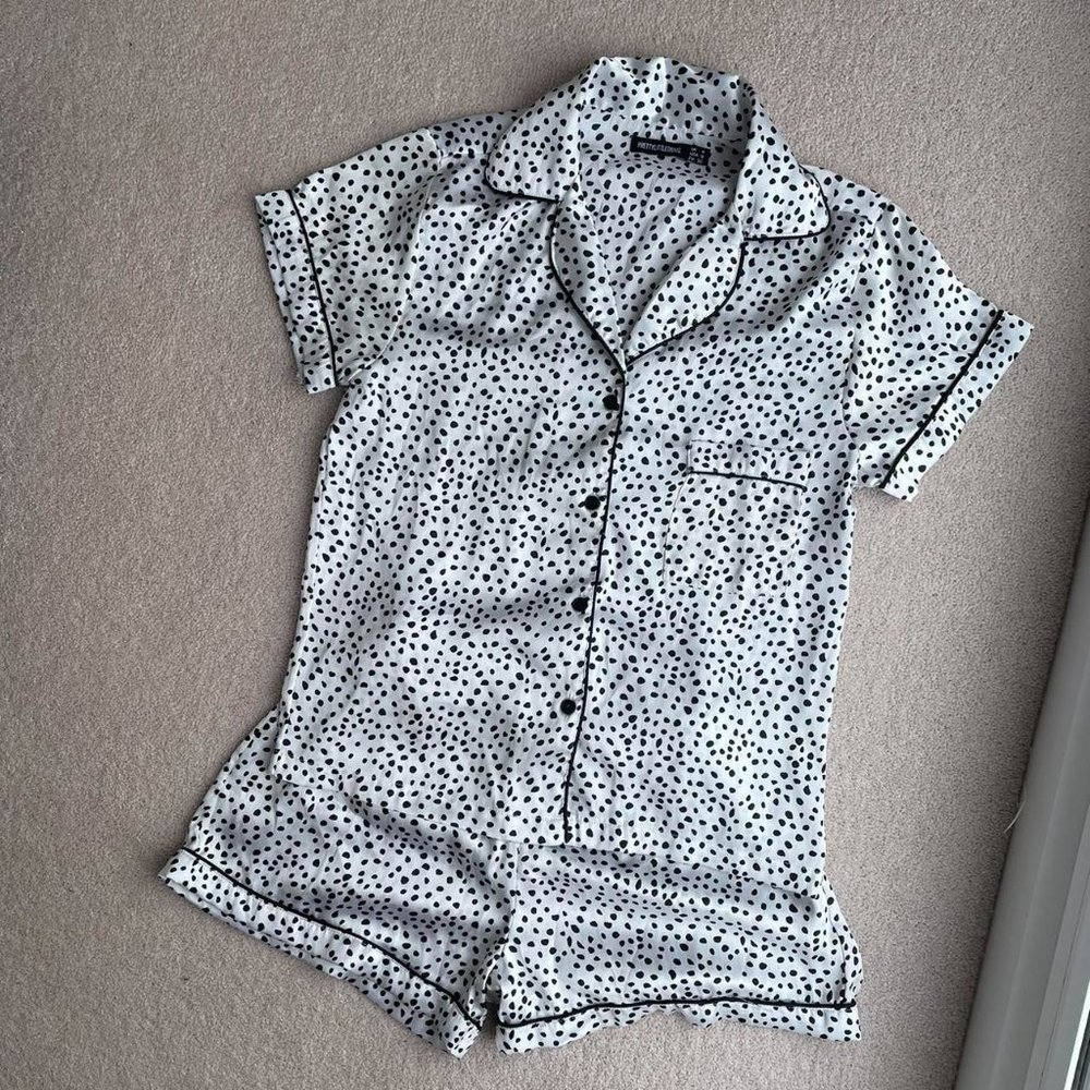 PrettyLittleThing Womens White and Black Pajamas - Picture 3 of 7